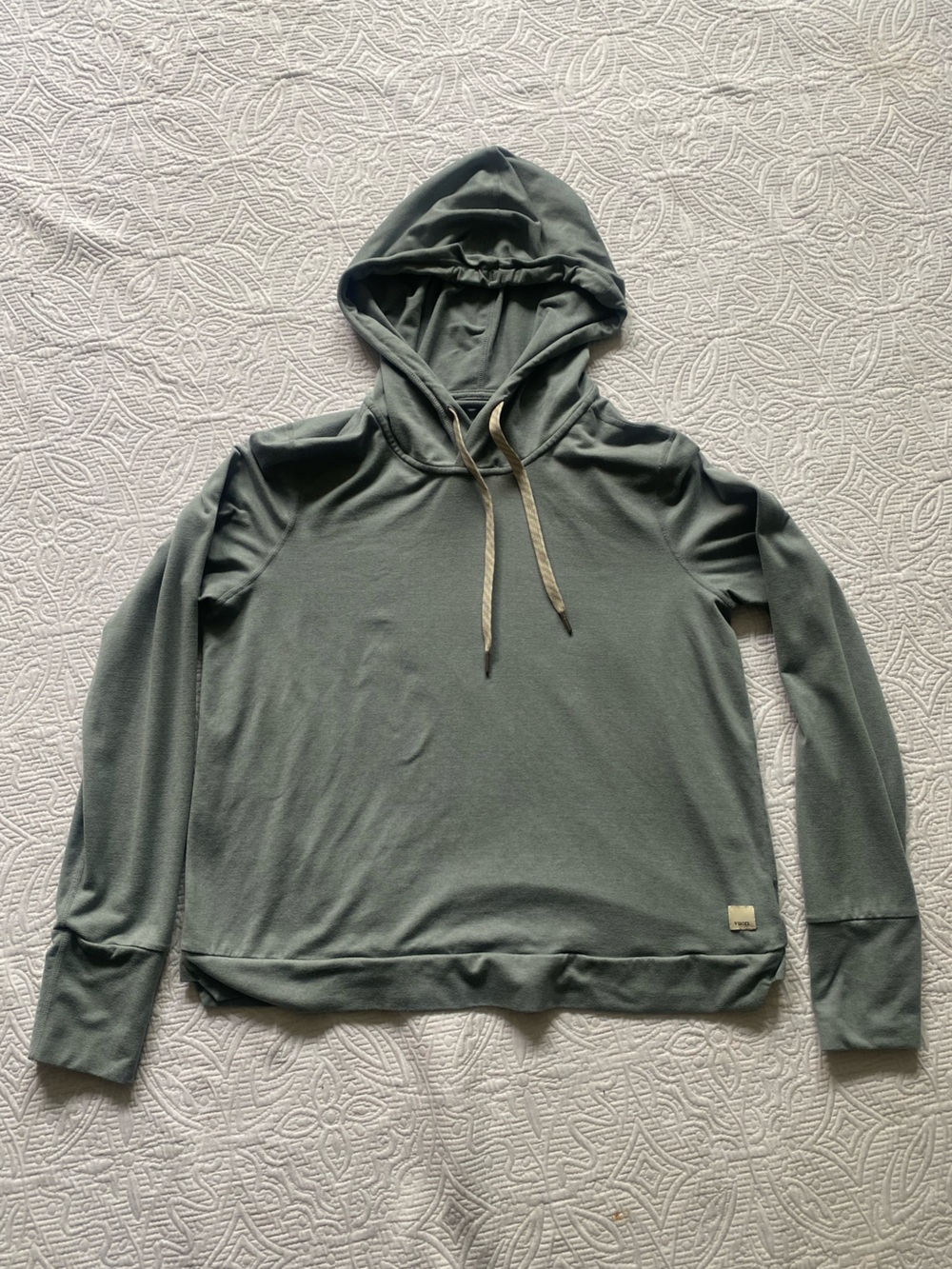 Vuori Light Pullover Hoodie in Sage